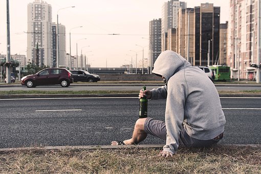 Пьяный водитель без штанов протаранил полтора десятка машин в подмосковном Раменском